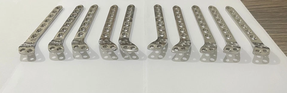 LCP proximal lateral plate 4.5mm/5.0mm (L&R) 10 Pcs SS - Image 4 of 4
