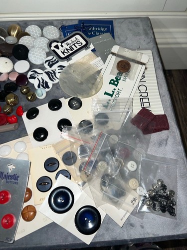 1500+ Vintage Buttons and Beads Set, DIY Craft Lot, Sewing lot, jewelry bead bun - Picture 9 of 12