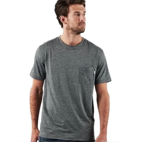 Vuori Men's Grey Tradewind Performance Pocket Tee Size XL