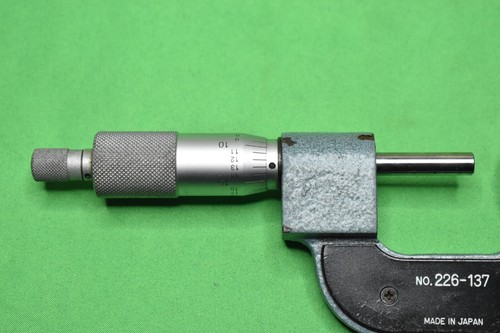 Mitutoyo 226-137 Micrometro filettato cifre portata 0-1" .001" - senza custodia o incudini - Foto 12 di 14