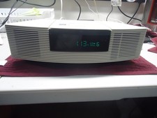 Bose Wave AWRC-1P ÉTAT PROCHE DU NEUF.  AM/FM/CD AVEC TÉLÉCOMMANDE ET ANTENNE