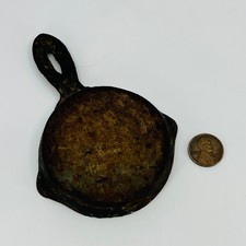Vintage Miniature Cast Iron Skillet SC3