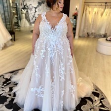 Boho Lace Applique Wedding Dresses Sleeveless V-Neck Plus Size Bridal Gowns
