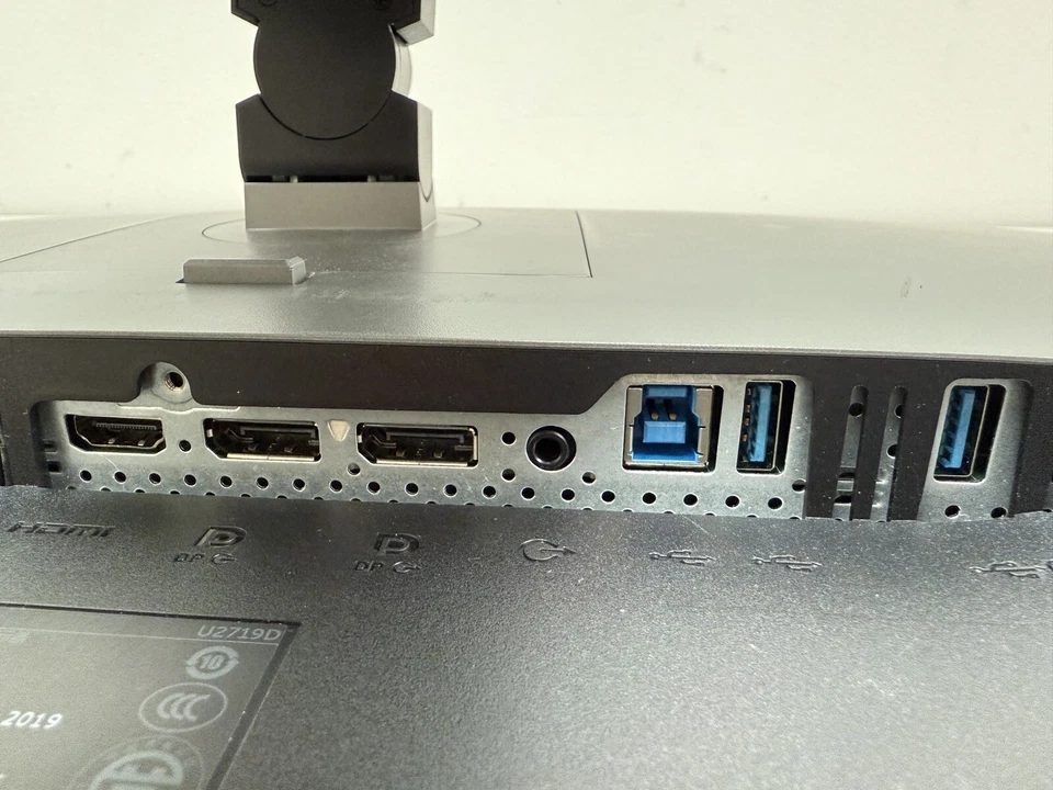 Dell U2719DT 27" QHD 2560x1440 75Hz IPS LCD Monitor W/ STAND UltraSharp scratch - Image 3 of 4