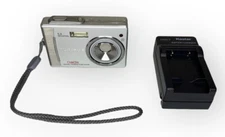 Olympus CAMEDIA D-630 Zoom 5.0MP Digital Camera Silver W/ Charger TESTED