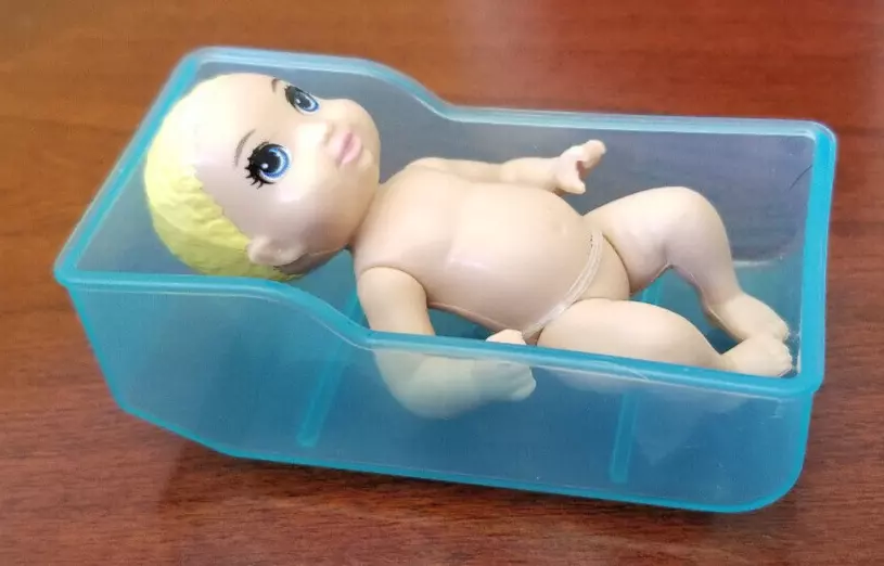BARBIE 15pc BABY in HOSPITAL BASSINET Misc Giraffe Dog Bottles Camera Book TOYS