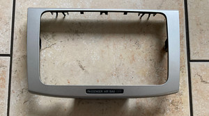 VW Passat 3C Bj.09 orig. Rahmen Blende Radio 3C0858069AE silber/Aluoptik