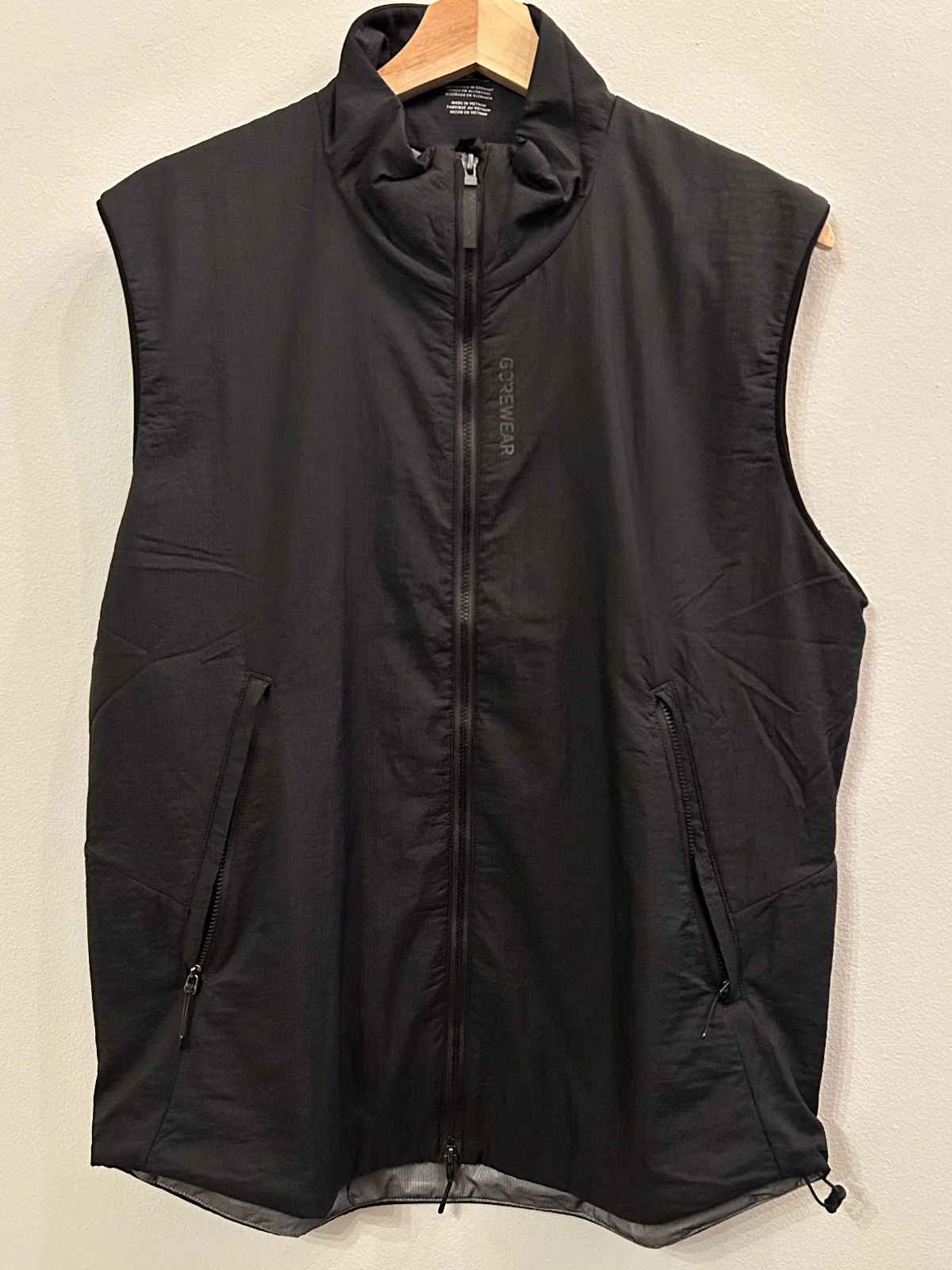 Gore Wear Concurve Gore-Tex Windstopper Insulated Vest Men's Medium
Opens in a new window or tab