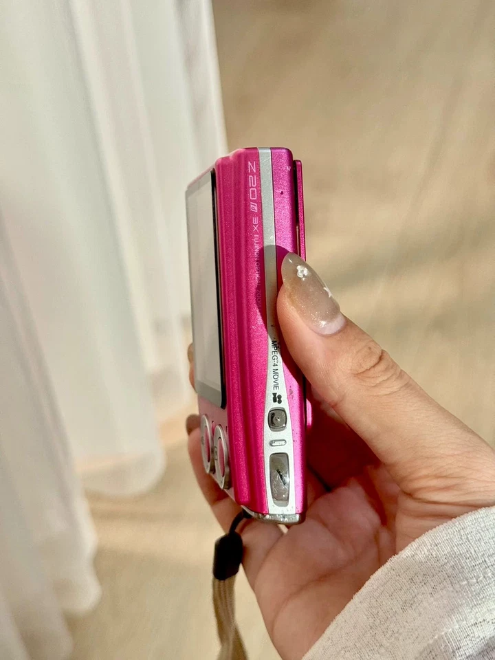 FUJIFILM FinePix Z20fd Pink 10.0MP 3x Optical Zoom Digital Camera English - Image 4 of 4