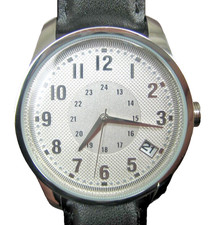 Leder-Armbanduhr mit Edelstahlgehäuse Schwarz mit Datumsanzeige