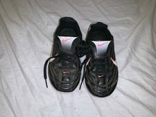 GIRLS Nike Swoosh BLACK PINK W/ White Trim Kids 11C SOCCER CLEATS