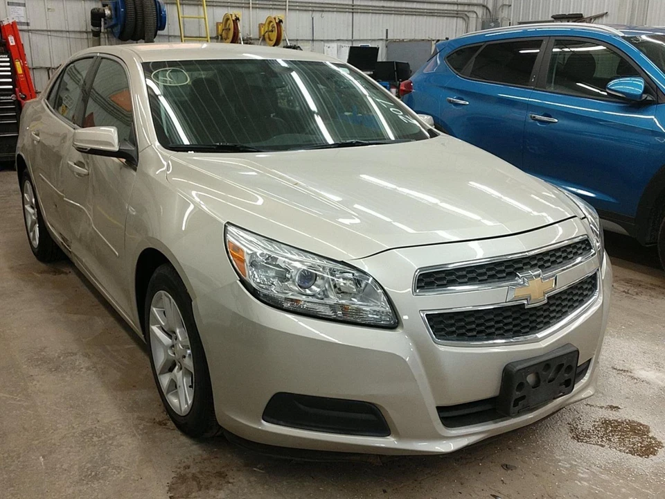 Brazo de control inferior bajo delantero izquierdo OEM para Malibu Foto 2 de 4