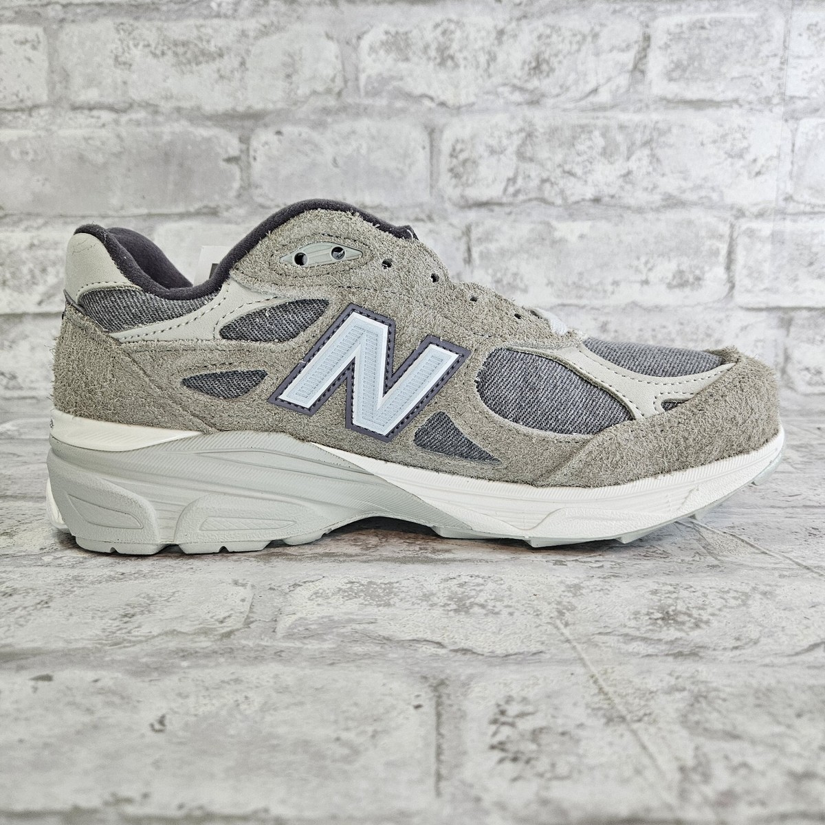 New Balance 990v3 MiUSA Levis Elephant Skin Shoe M990LV3 Men's