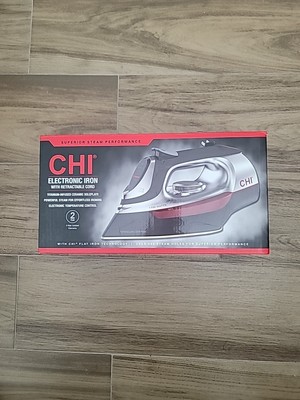 CHI STEAM IRIN WITH 8  RETRACTABLE CORD , 3-WAY AUTO SHUTOFF PROFESSIONAL GRADE.