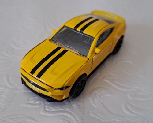 Siku 1530 Ford Mustang Gelb Schwarze Streifen Motorhaube zu öffnen