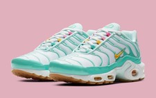 teal air max plus