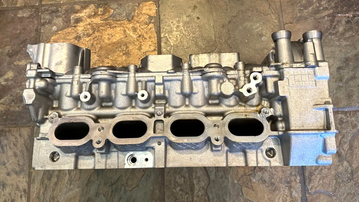 MERCEDES BENZ CYLINDER HEAD, PART# 2600105400, 2600107701, GENUINE