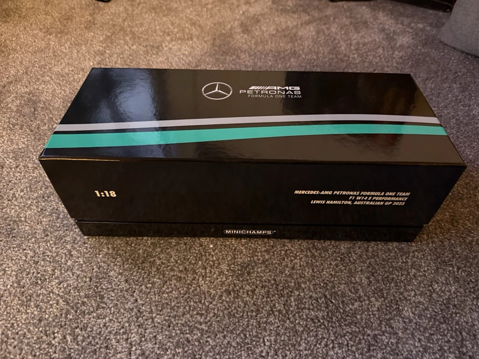 Minichamps Mercedes AMG F1 W14 E 2023 Hamilton Australien GP 1:18 113230144 - Bild 2 von 3