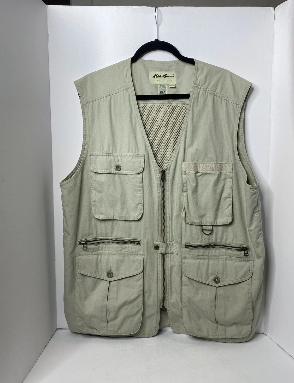 EDDIE BAUER Mens MEDIUM Vented Cargo Vest Tan Photography Fishing Shooting EUC