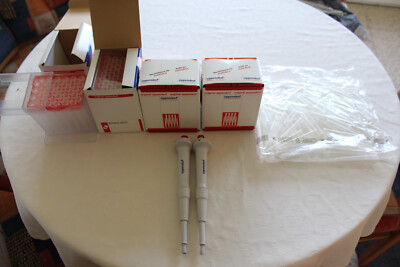 2 Eppendorf Pipetten, Comforpette 4800 - 1,5 ml + 2,0 ml, mit vielen Spitzen