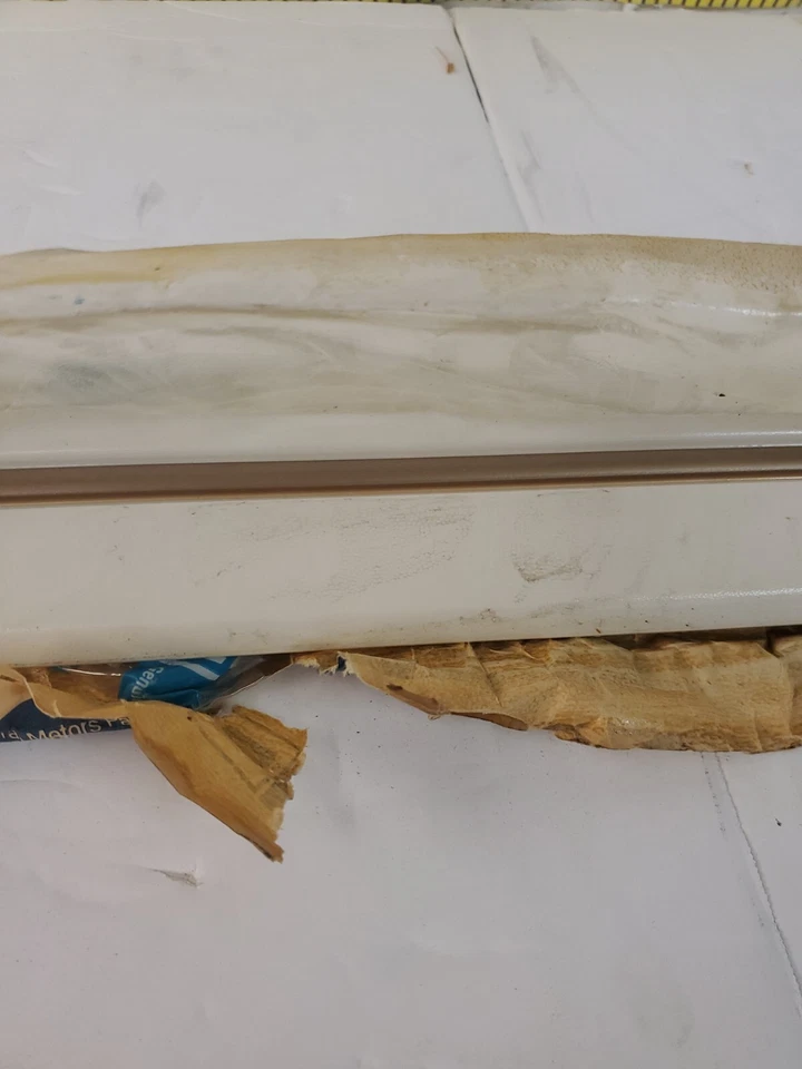 Novo OEM Guarnição de Porta Central Traseira GM RH 10081908 1982-90 Chevrolet Celebrity (BIN79) - Imagem 4 de 4