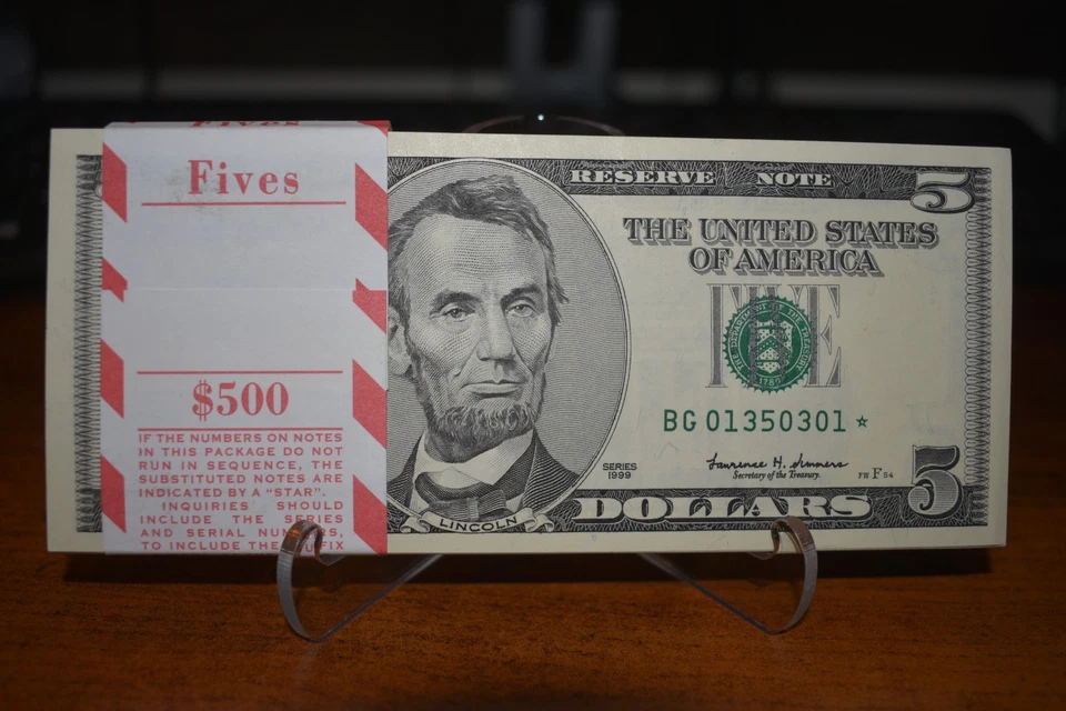 New ! 1999 $5 FRN *STAR NOTES* Bank Wrapped BEP Consecutive Ser. 100 total Bills - Image 2 of 4