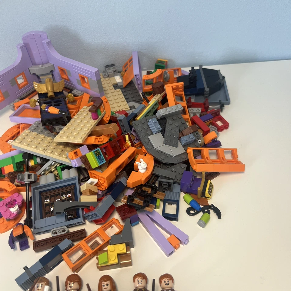 LEGO Harry Potter 76422 Diagon Alley Weasleys' Wizard Wheezes, photo 4 of 4