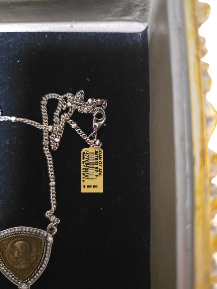 Pingente Brighton tom prata com emblema de cobre cristais Swarovski... - Imagem 4 de 4