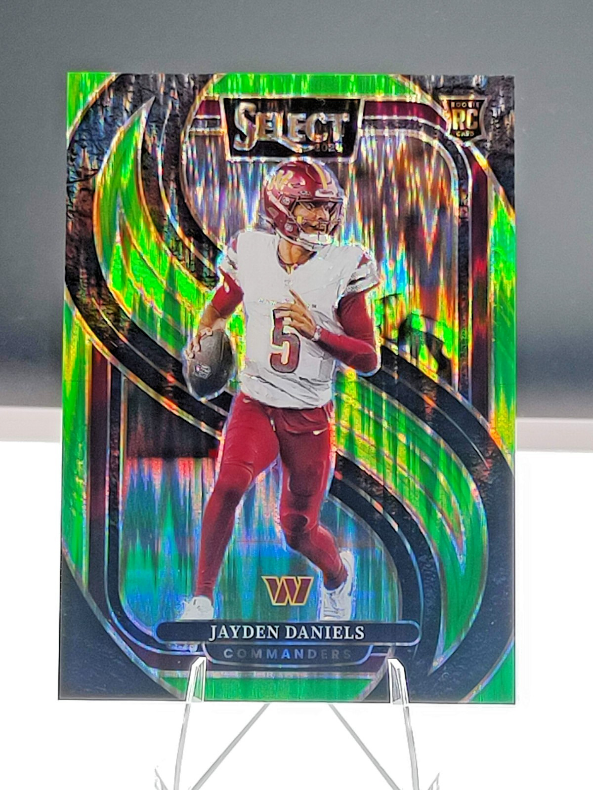 2024 Panini Select Rookie Jayden Daniels 112 Neon Green Shock Prizm 353/499