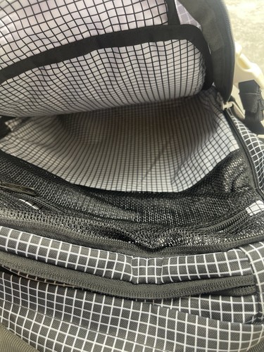 JanSport Zaino Nero Bianco Check Gnarly Zaino 30 Matrix Imbottito Laptop - Foto 14 di 17