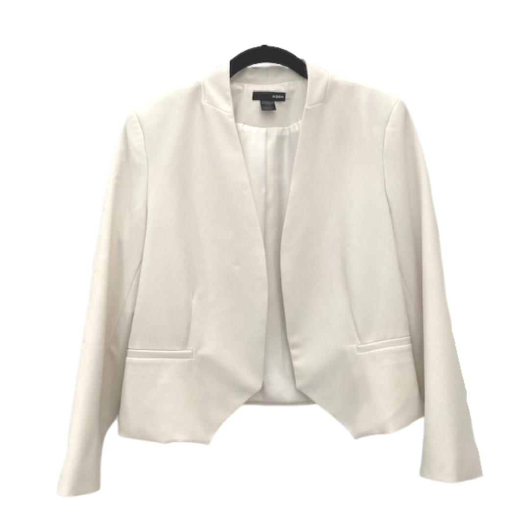 AQUA Bloomingdales White Cropped Open 