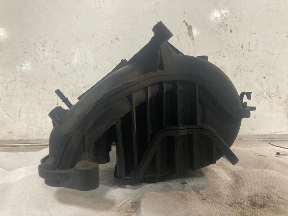 Used Engine Intake Manifold fits: 2004 Chevrolet Cavalier 2.2 Grade A Foto 3 de 4