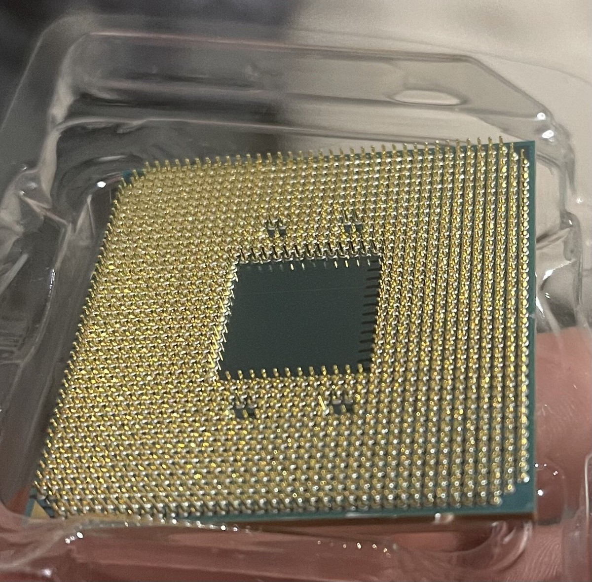 AMD ryzen 7 3700x 3.6 ghz 8-core processor with Wraith Prism LED