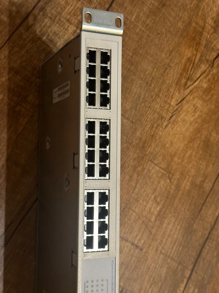 3Com Superstack 3 Baseline 10/100 Switch 1647-110-000-1.01 / Good Condition - Image 3 of 4