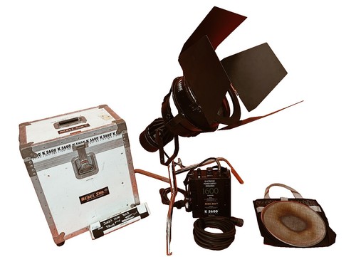 Arri Daylight Compact 575 HMI Lighting Head with Barndoors and
