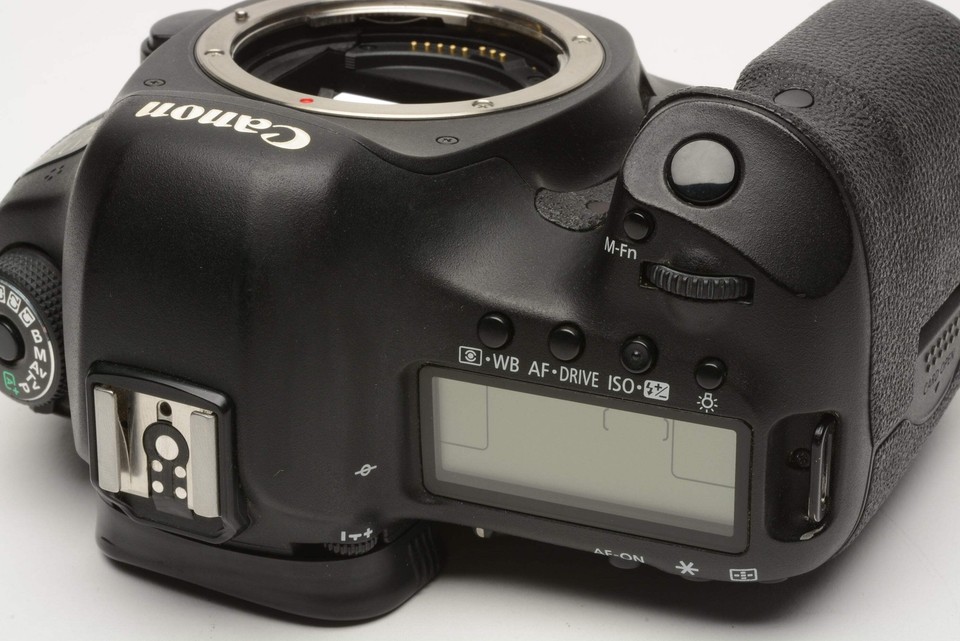 Canon EOS 5D Mark III body, boxed, batt+charger+manuals+cables+strap