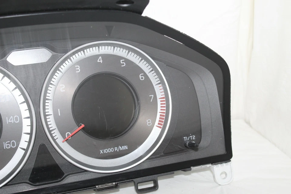 Cuadro de instrumentos velocímetro indicadores de panel 2011-2014 Volvo XC60 16.000 millas Foto 2 de 4