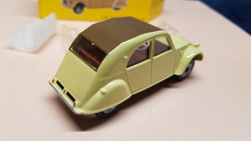 DINKY TOYS ATLAS RE-ISSUE 558 CITROEN 2CV 61 BEIGE CON TETTO MARRONE COME NUOVO IMBALLATO - Foto 3 di 5