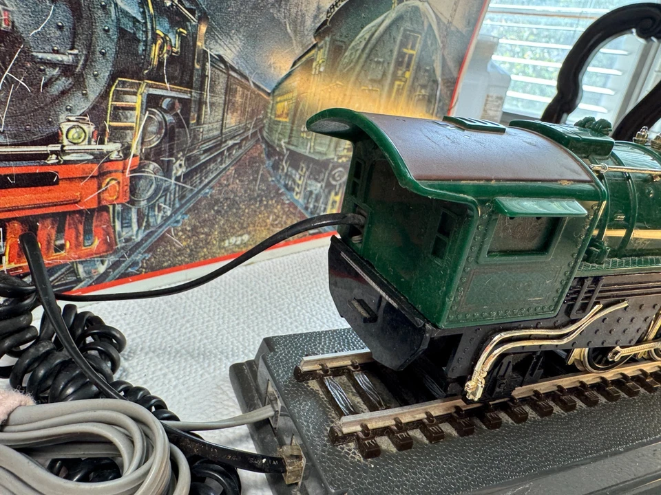🚂 O SCALE SIZE - STEAM LOCO - PHONE- MAKES GREAT DISPLAY 💥 L1572 - Image 3 of 4