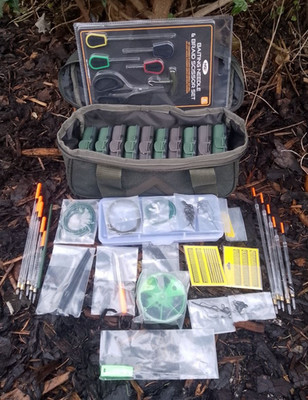 Mini Angeltasche Carryall Ködernadel Schwimmer Haken 6 Tackle Boxen Karpfen Set