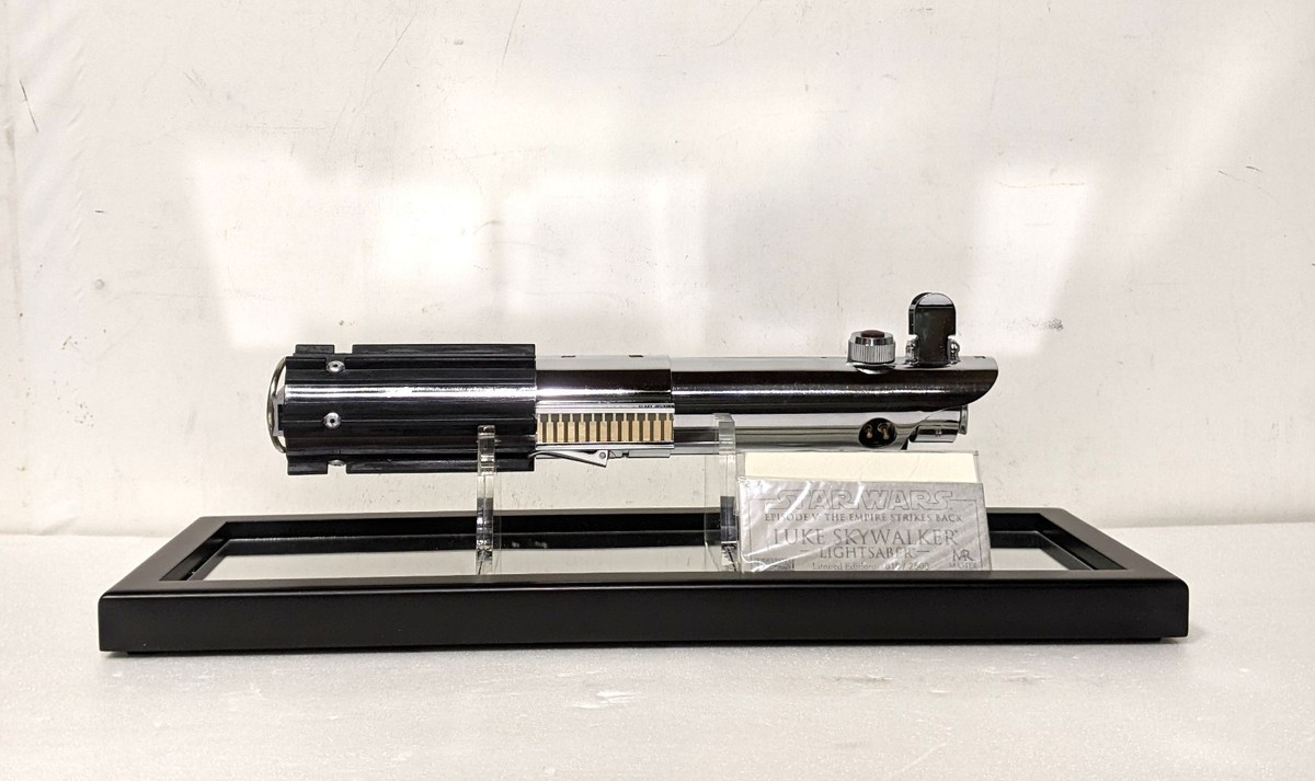Hasbro STAR WARSスター・ウォーズ MASTER REPLICAS Master Replicas Star Wars ESB SW-110 Luke Skywalker Lightsaber LE
