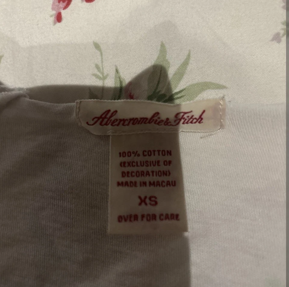 Authentic vintage Y2K Abercrombie & Fitch Cream lace long sleeve top - Image 2 of 4