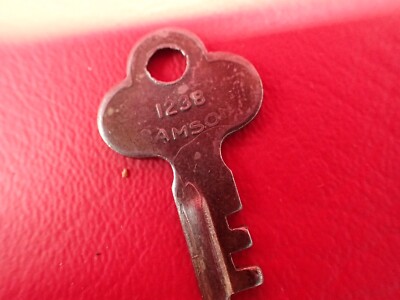 Vintage Samsonite Brown Shwayder Bros. Early KEY