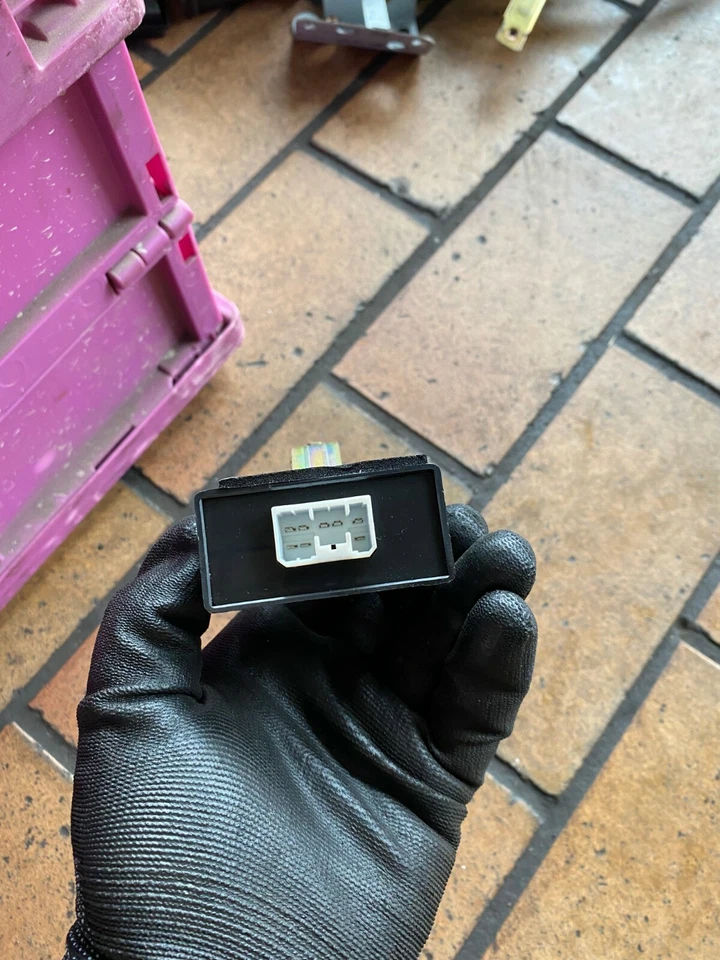 Kia Carnival II GQ Centralina Specchietto Laterale Spiegelsteuerung 0K53B667F0A - Immagine 3 di 4