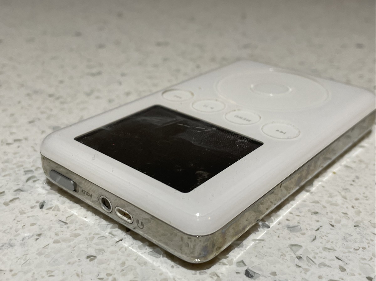 IPOD CLASSIC 第三世代(A1040) 20GB s-l1200.jpg
