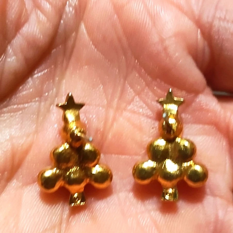 Pendientes Avon Vintage 1999 Imitación Marfil Perlado Árbol de Navidad Tono Dorado .7" Foto 4 de 4