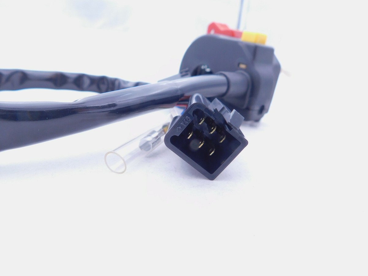 Right Handlebar Start/Stop Switch – For Suzuki DRZ400S 2000-2009 – Replaces 37200-13E31