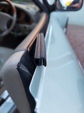 Jaguar XK8 Anti-rattle buffer