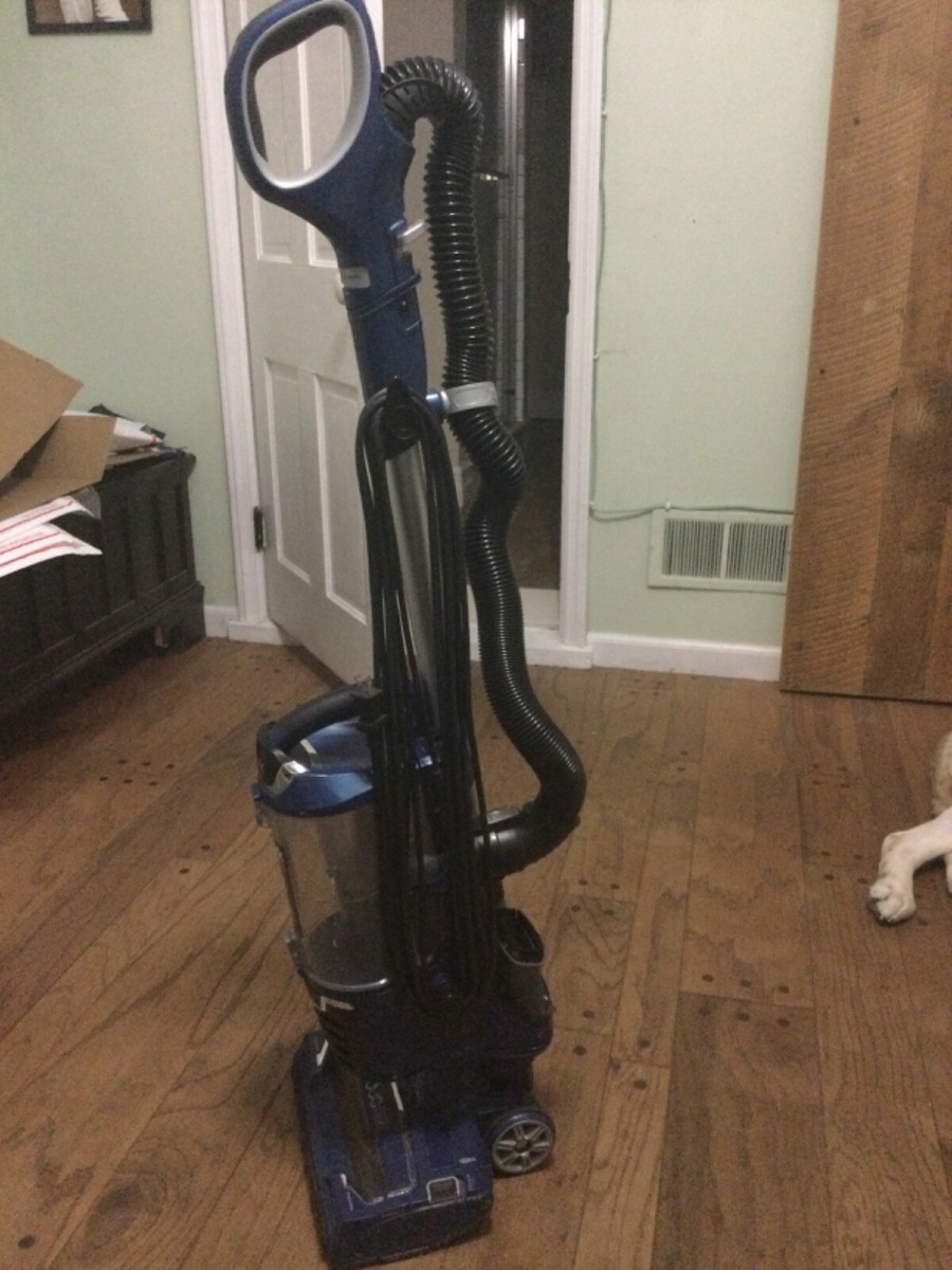 Shark UV700 DuoClean Lift-Away vacuum key features