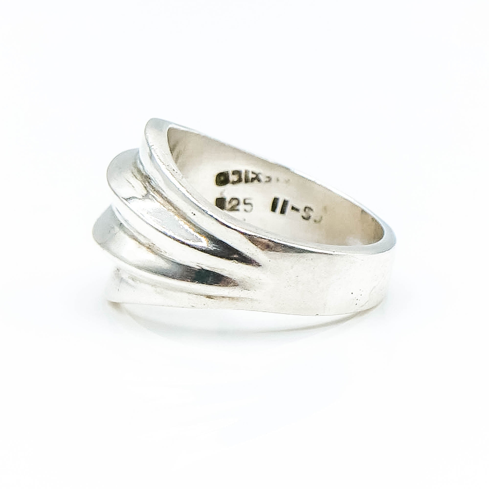 Sterling Silver Ribbed Dome Statement Ring Size 8 - image 4